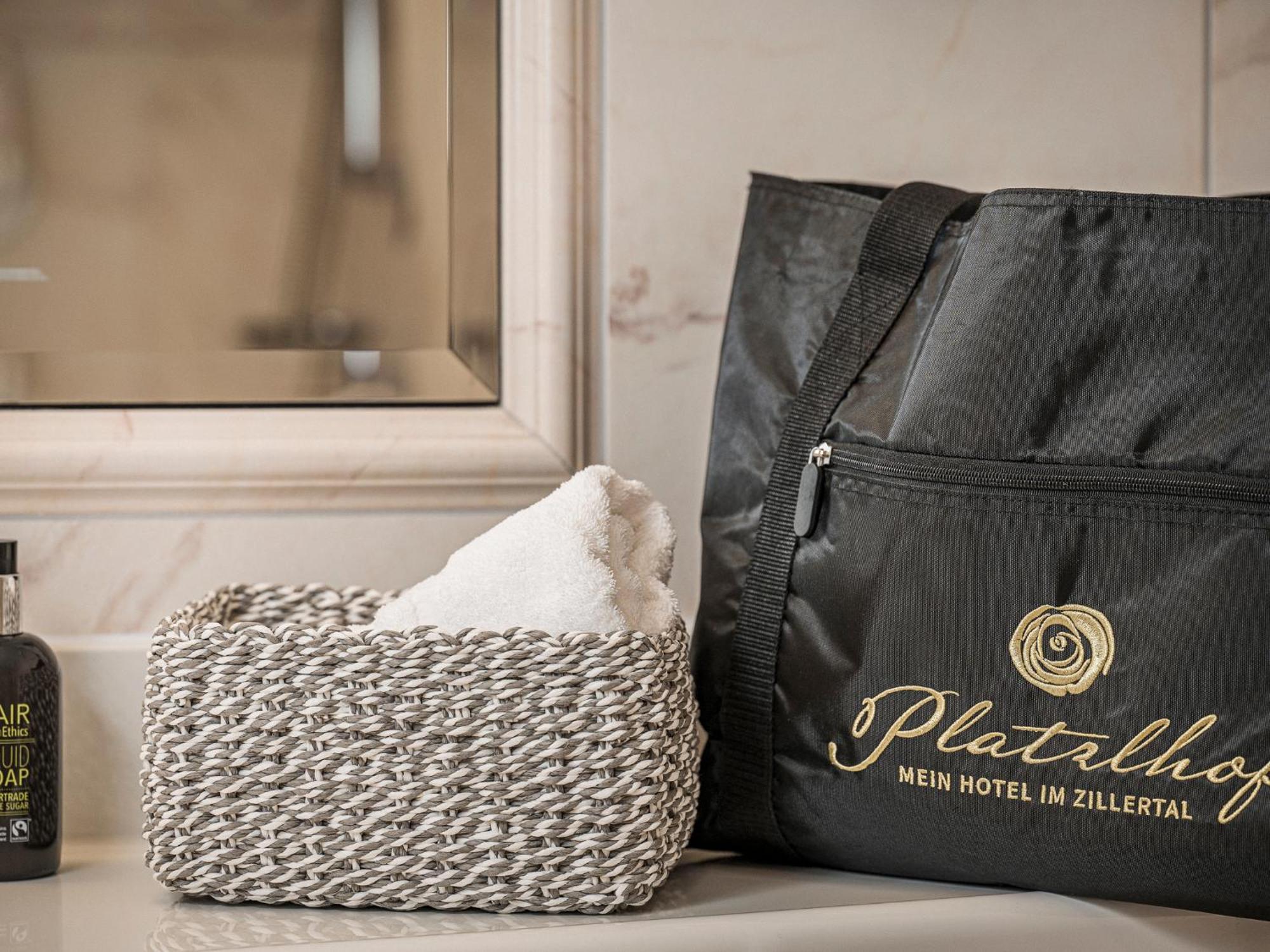 Platzlhof - Mein Hotel Im Zillertal รีด อิม ซิลเลอร์ทาล ภายนอก รูปภาพ
